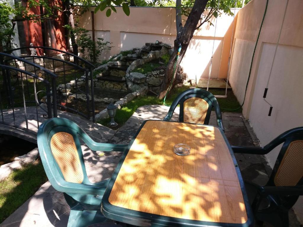 Sanata Hotel Tbilisi Exterior photo