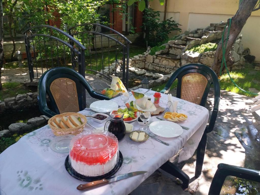 Sanata Hotel Tbilisi Exterior photo